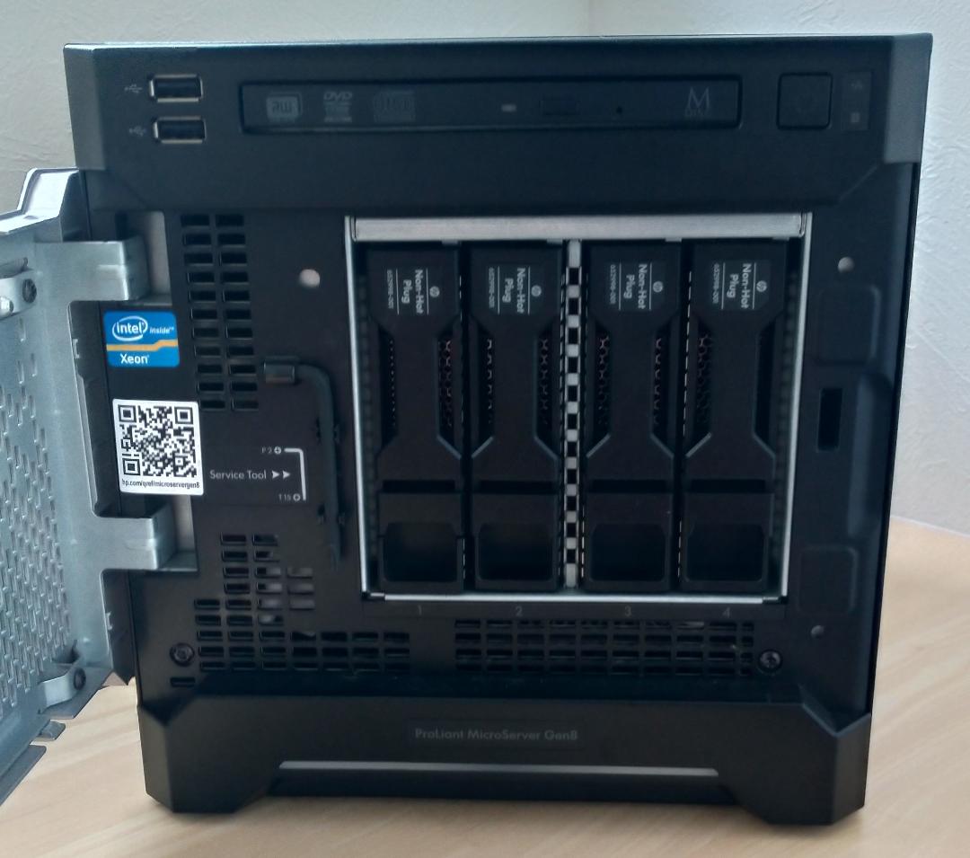 サーバー HP ProLiant MicroServer Gen8 (Xeon/4GB)