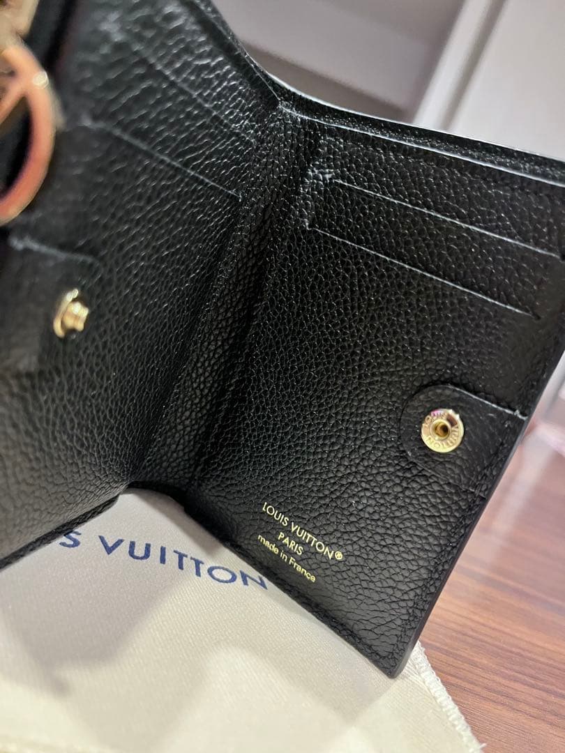 【極美品】Louis Vuitton 二つ折り財布 ポルトフォイユリサ