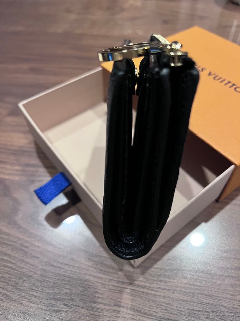 【極美品】Louis Vuitton 二つ折り財布 ポルトフォイユリサ
