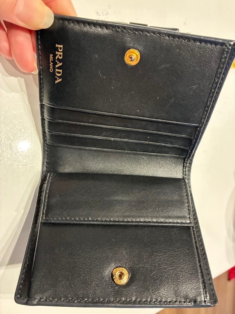 PRAD財布