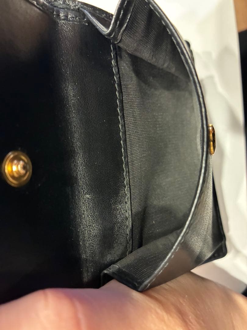 PRAD財布