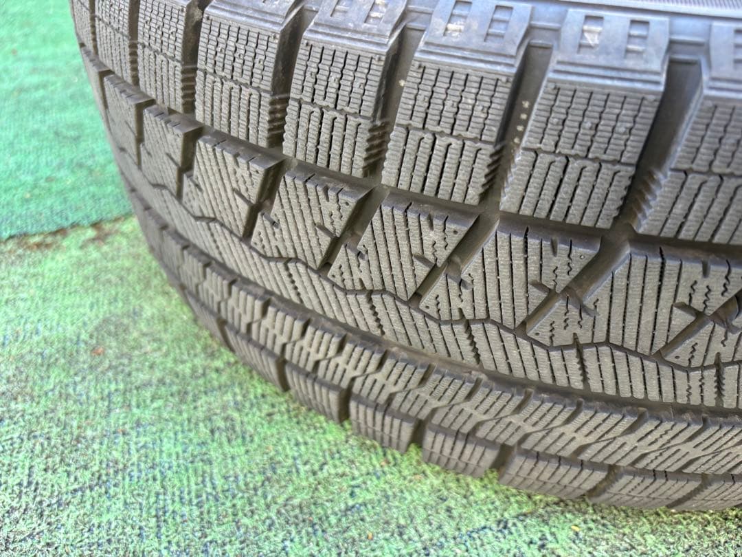 ICE BLAZER スタッドレスタイヤ 215/45R17ばり溝