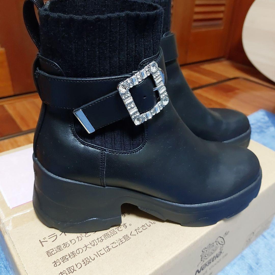 ブラックバックルブーツ