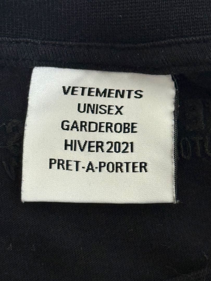 VETEMENTS ブラック Tシャツ AUTUMNE-HIVER 2021