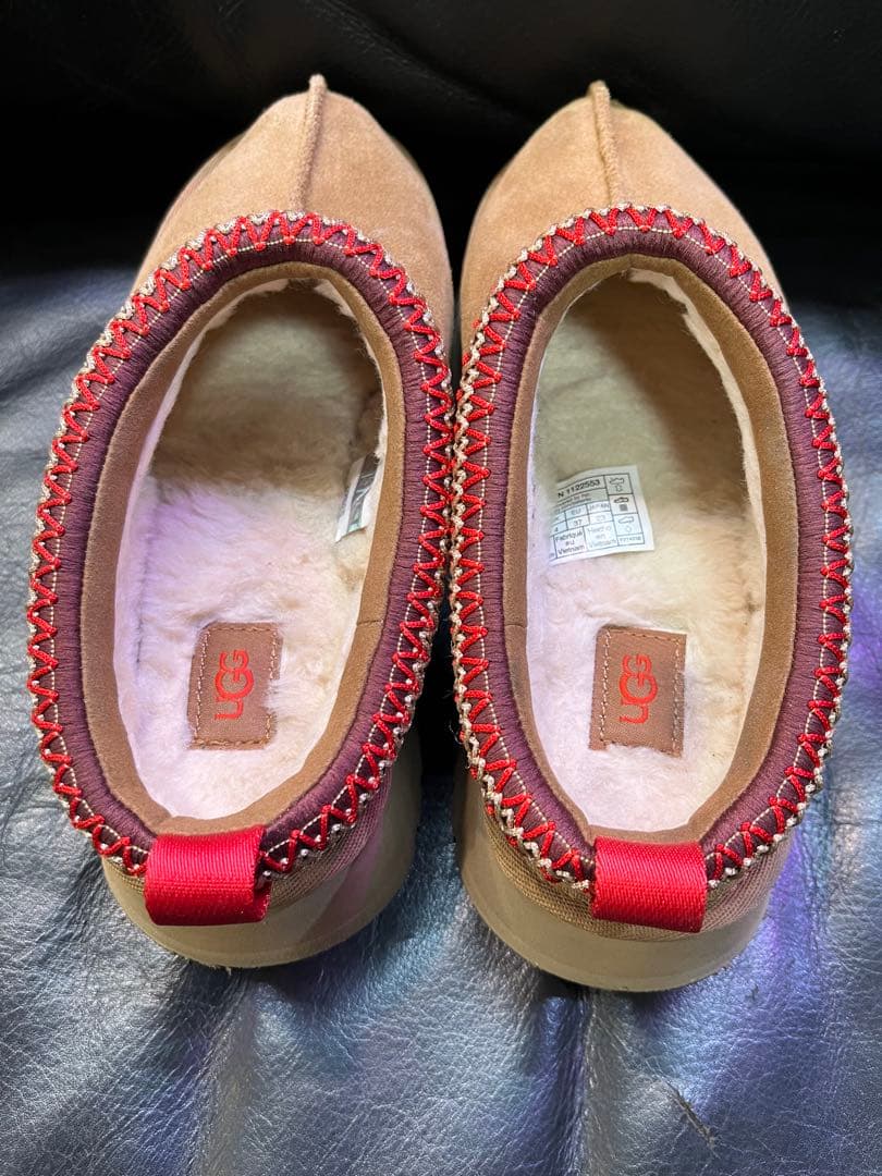 美品　UGG Tazz チェスナット 23cm