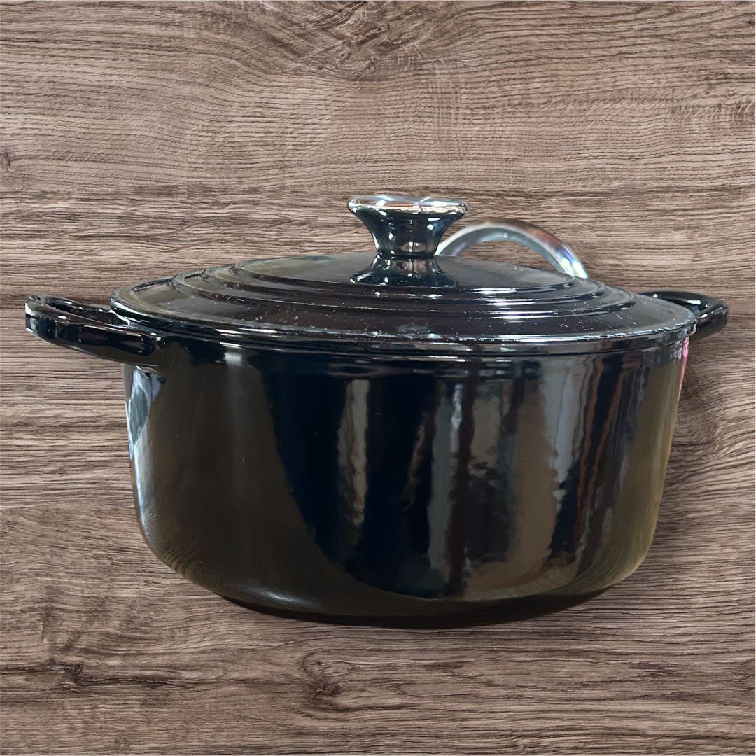 Le Creuset ル・クルーゼ ココットロンド 黒 22cm使用回数5～6回