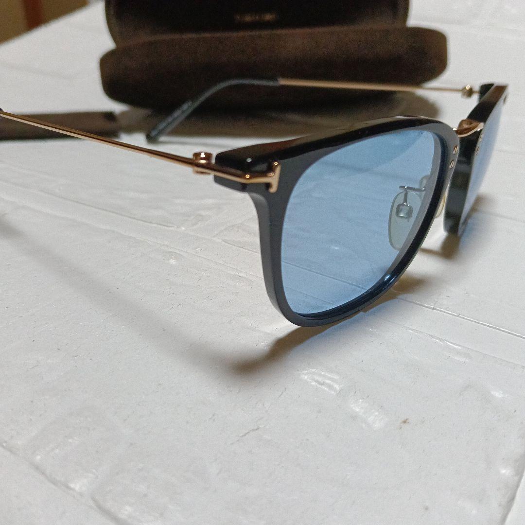 TOM FORD サングラス　TF672 01v