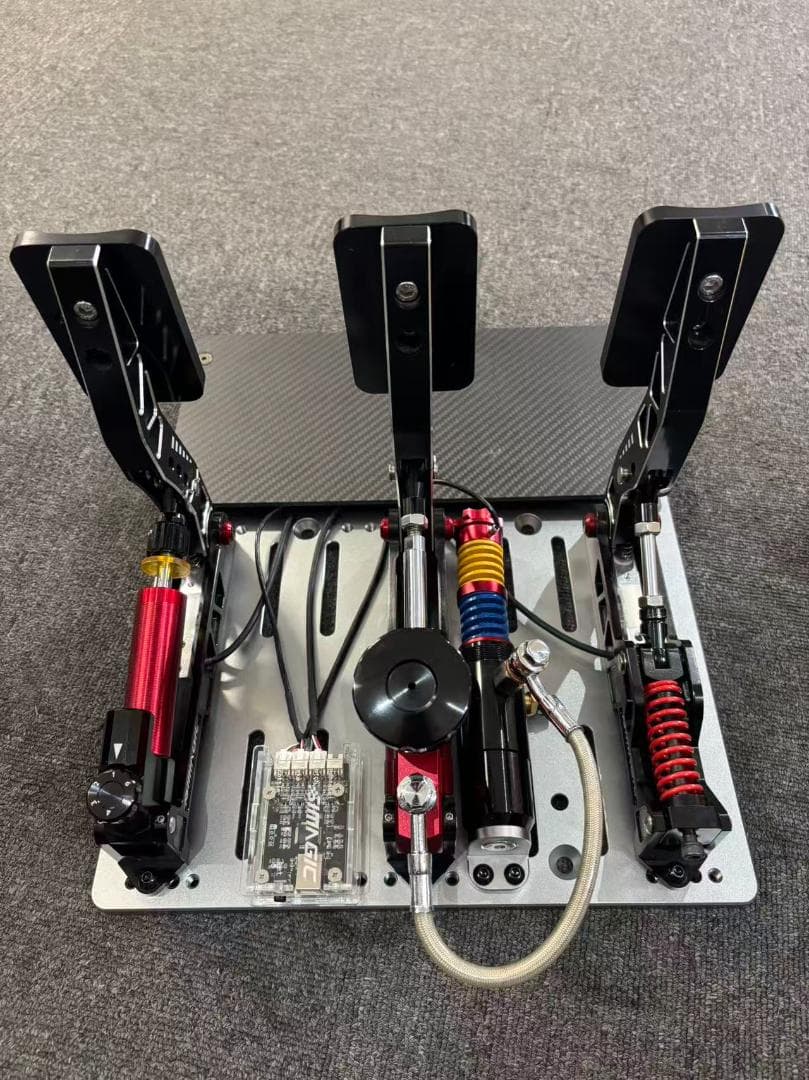 Y*8様 展示品Simagic P2000-100kg ペダル 正規品 外箱なし