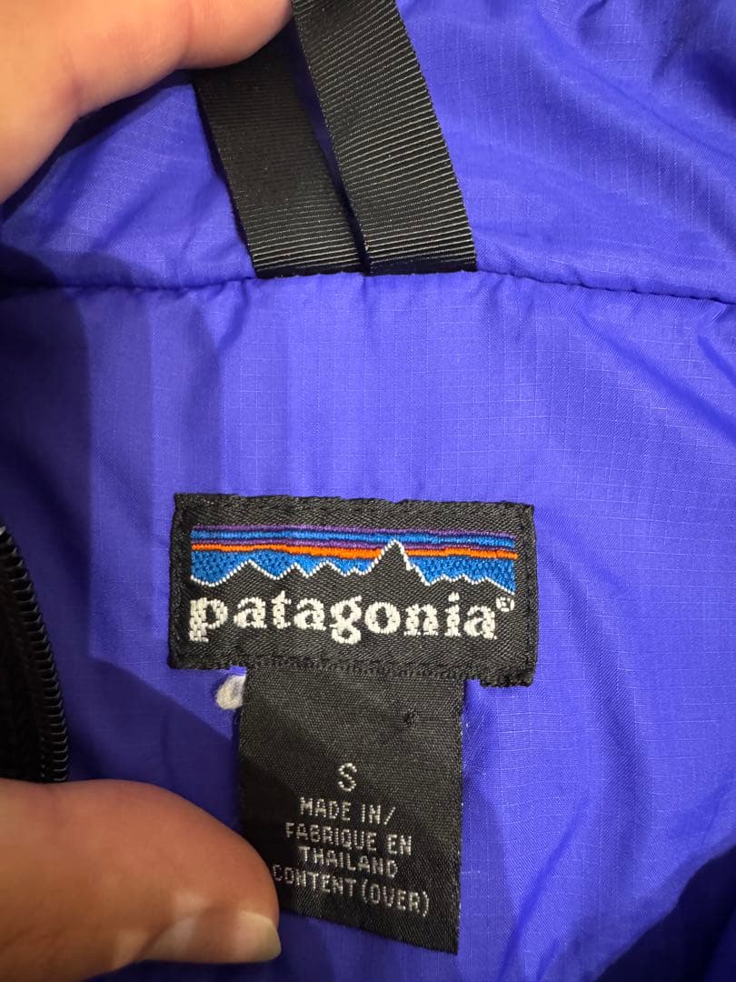Patagonia パフボールベスト 黒/青