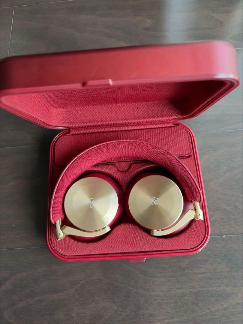 Bang & Olufsen H95 限定版Lunar Red ヘッドホン