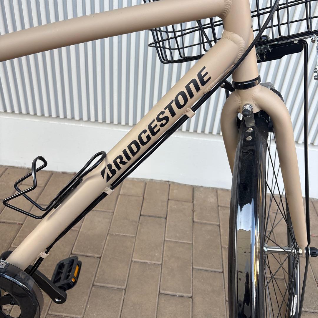 BRIDGESTONE クロスバイク ベージュnoriです。