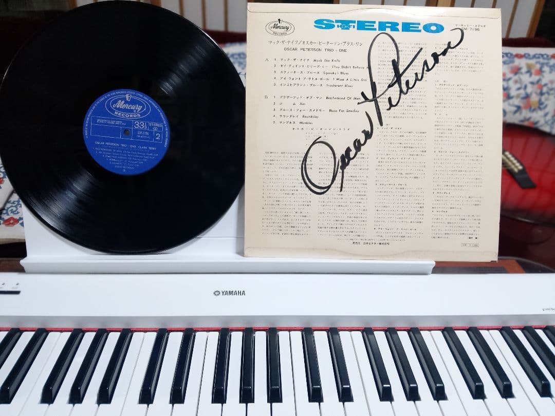 OSCAR PETERSON TRIO 　 ONE CLARK TERRYサイン