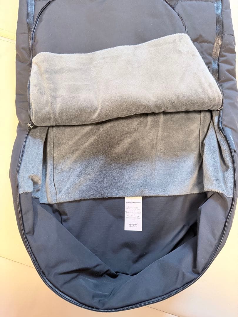 【美品】Cybex サイベックス　プラチナムフットマフ　ディープブラック