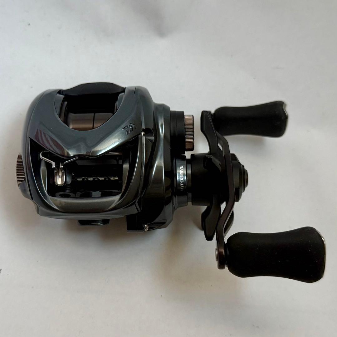 【新品未使用】25タトゥーラSV TW 100HLベイトリール