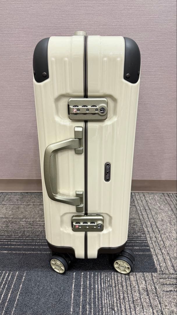 さっちゃん⭐︎美品 RIMOWA LIMBO リモワ リンボ 32L 4輪
