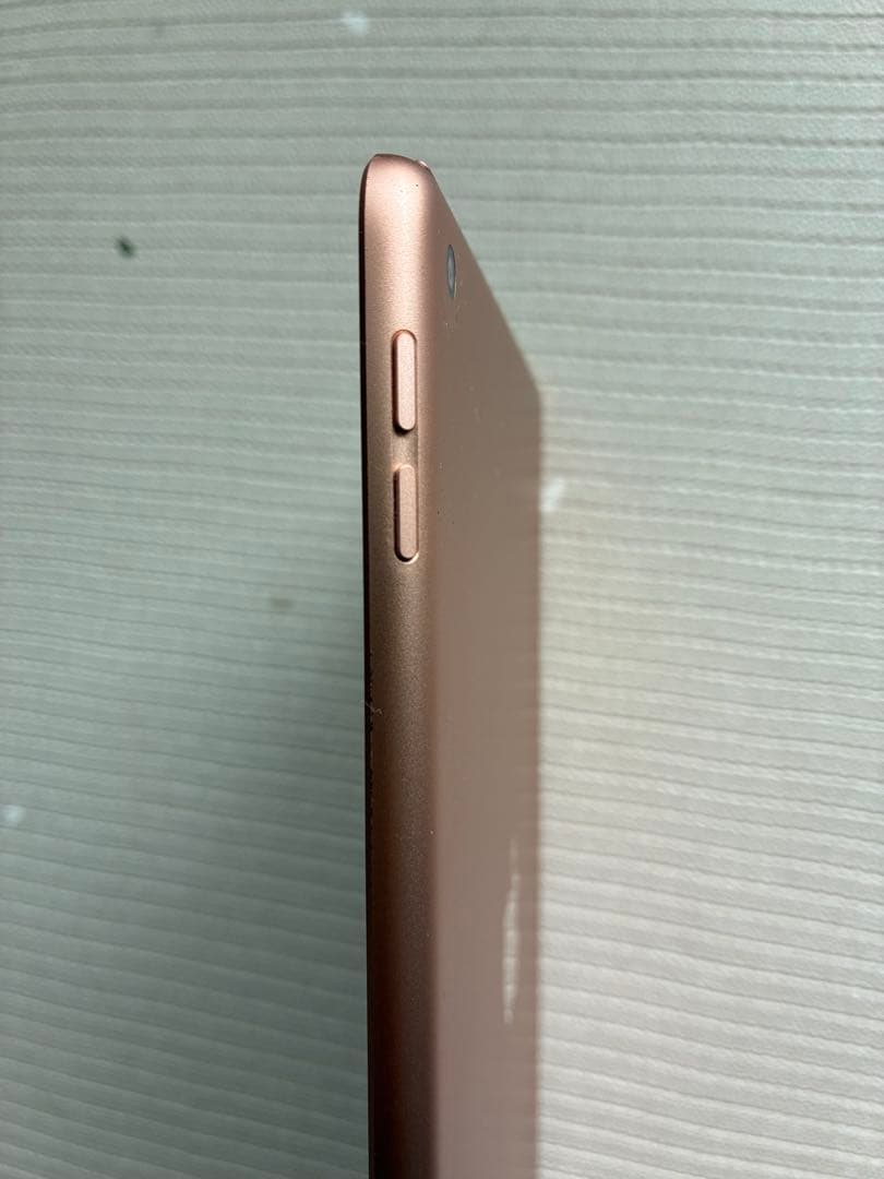 iPad8 第8世代　本体　ゴールド　箱付き　美品