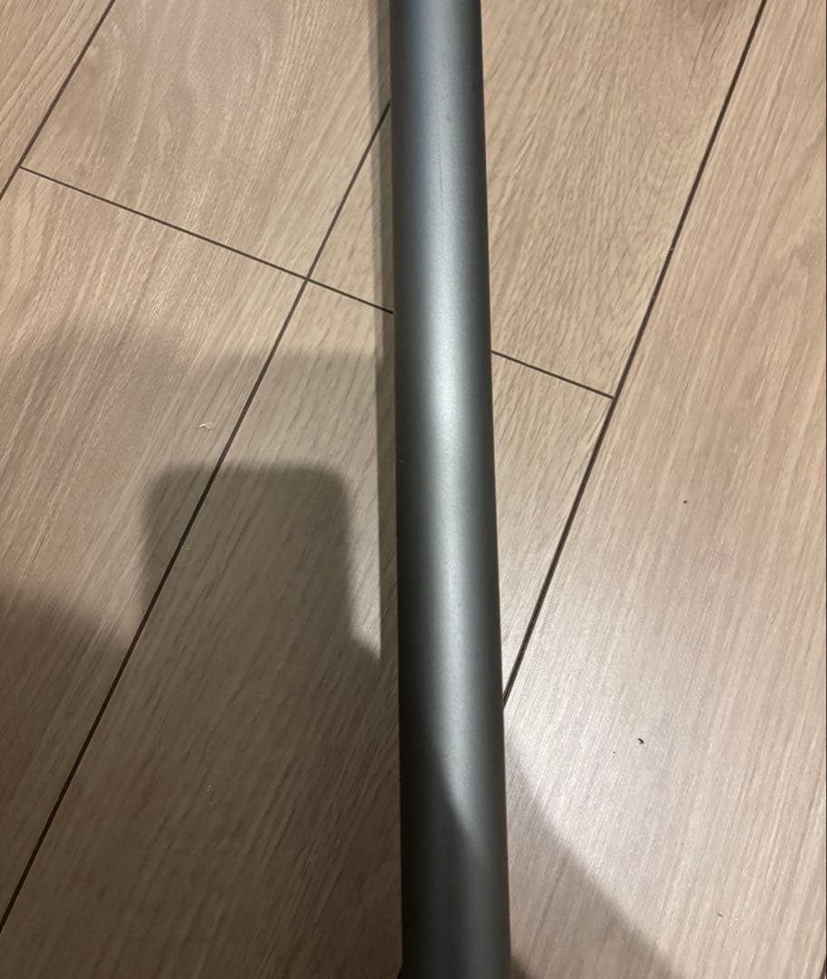 ダイソン V7 コードレス掃除機 本体と付属品 スタンド付き バッテリー交換済み