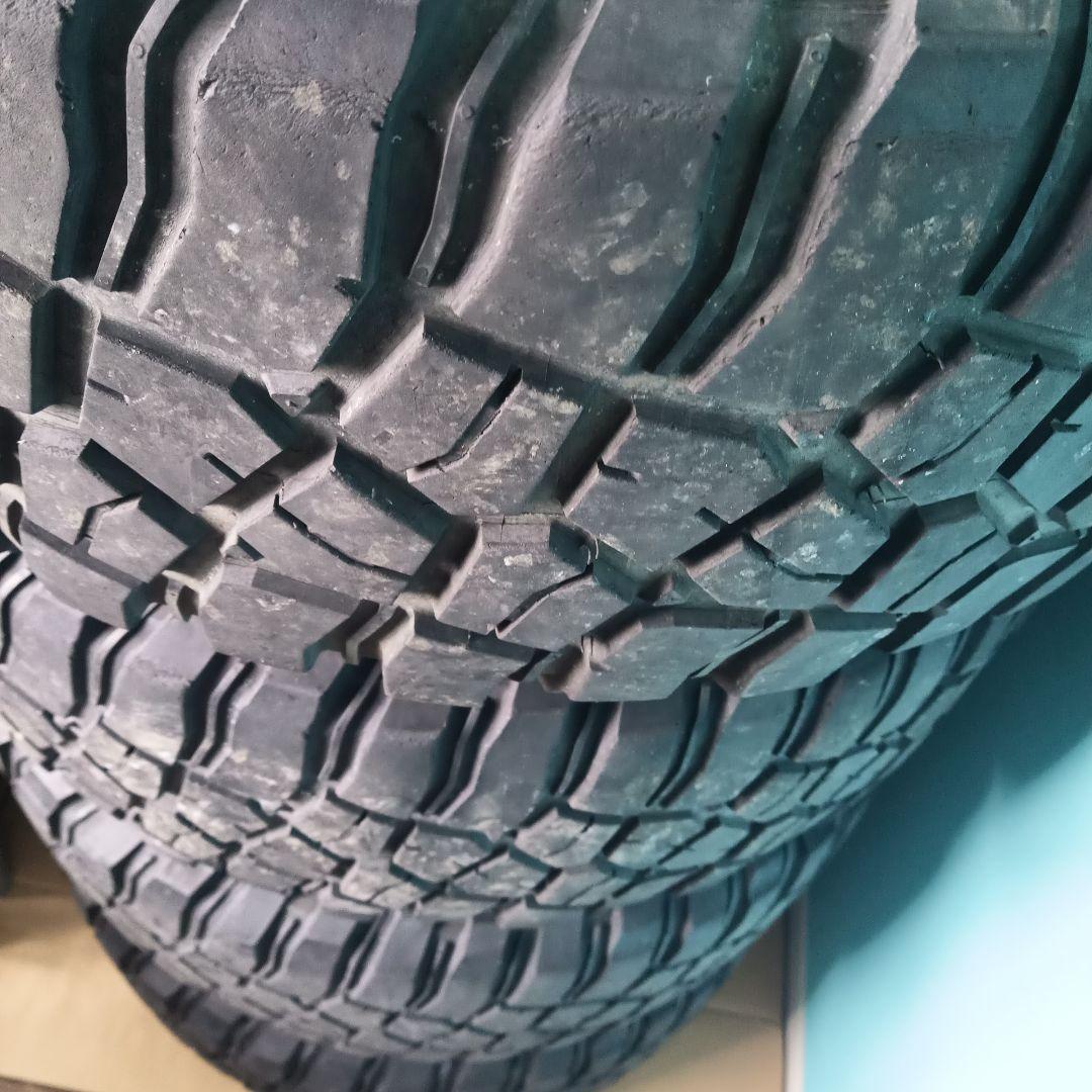 BF Goodrich KM3 LT285/75R16 マッドタイヤ