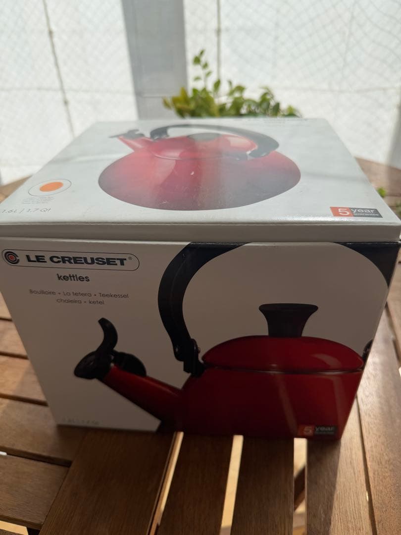 【箱付き・新品未使用品】LE CREUSET ケトル　1.6リットル