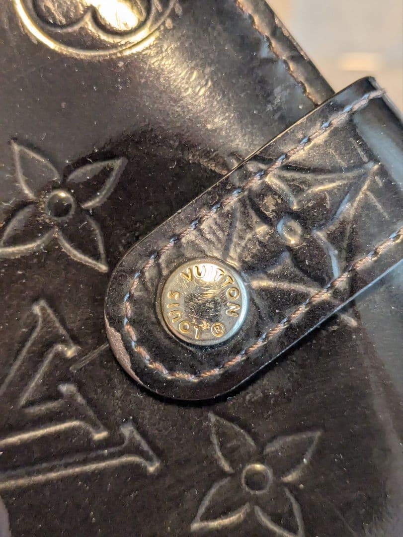 Louis Vuitton エナメル　二つ折り財布