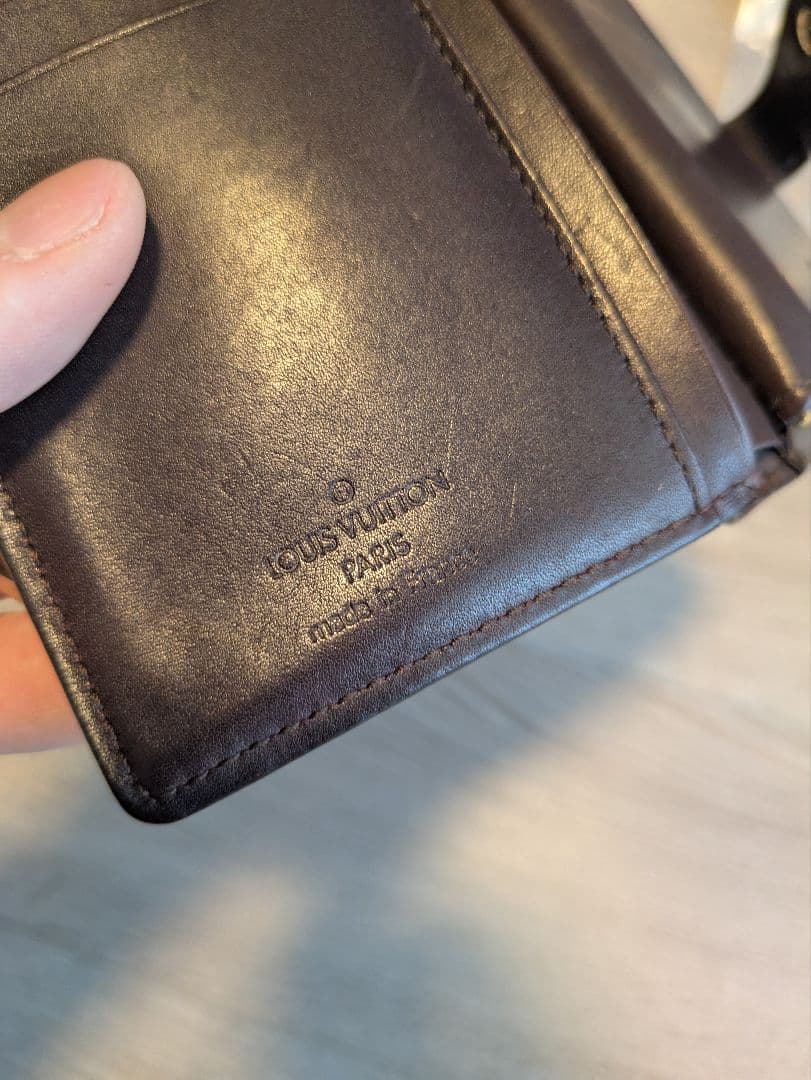Louis Vuitton エナメル　二つ折り財布