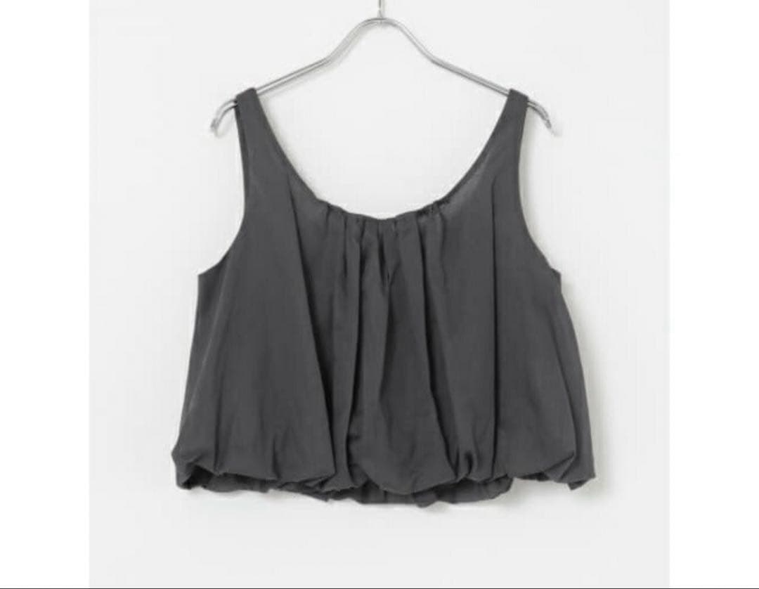 トップス AMOMENTO SHEER VOLUME CROP TOP