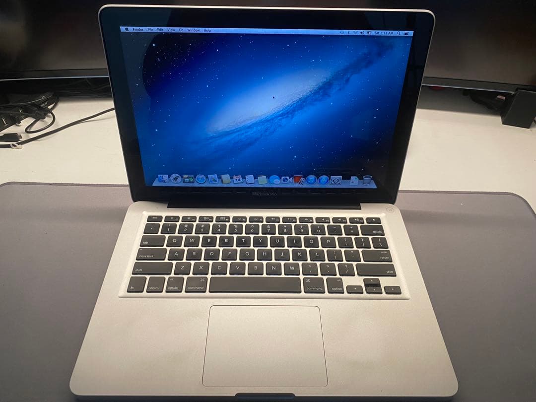 Apple MacBook A1278 13インチ シルバー 充電器付き