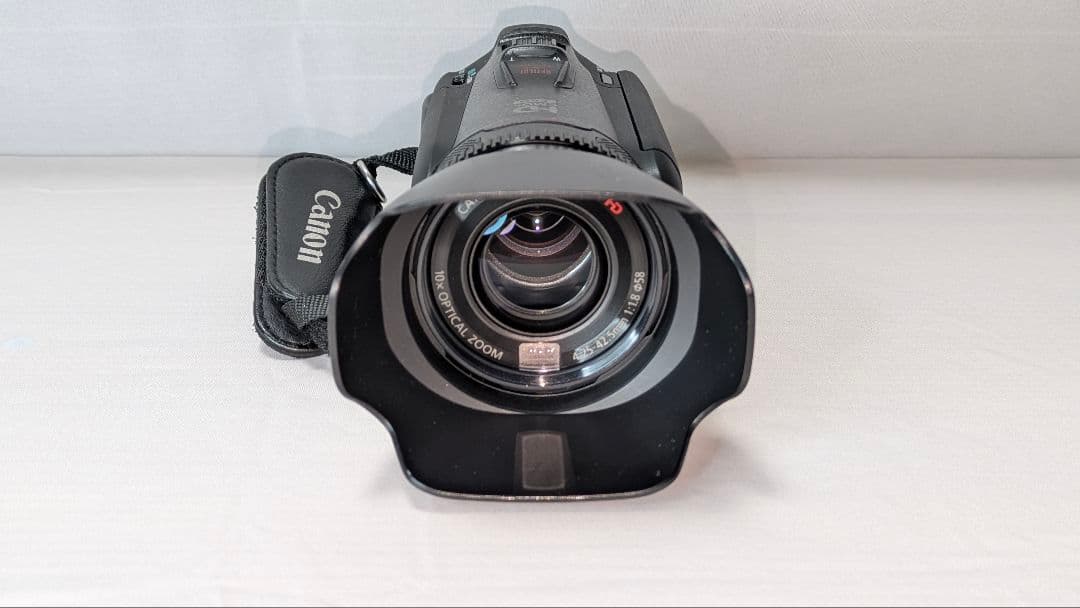 ビデオカメラ Canon iVis HFG10