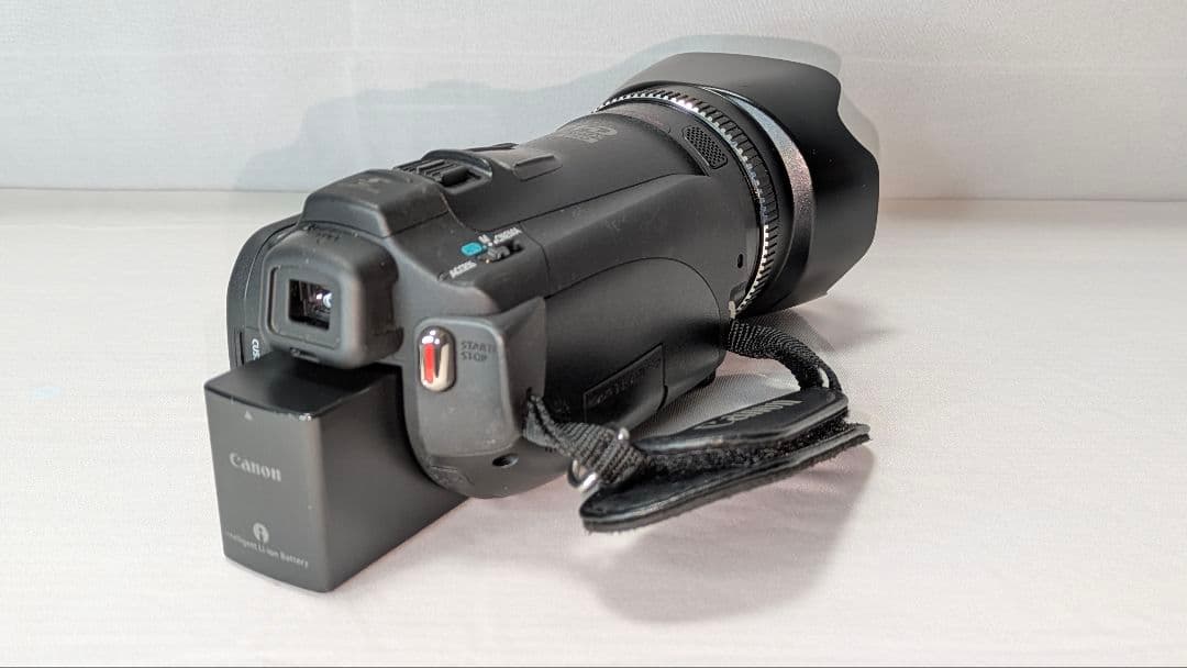 ビデオカメラ Canon iVis HFG10