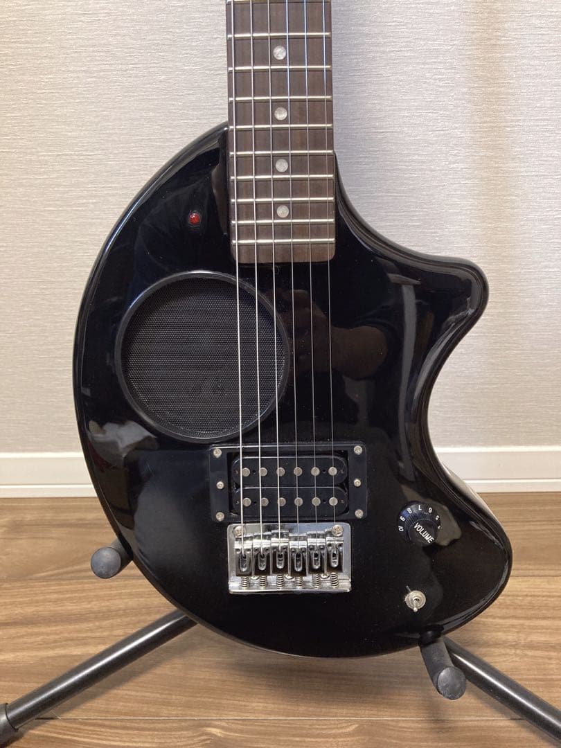 新品同様 FERNANDES ZO-3 黒 イヤホンジャック付き 弦新品