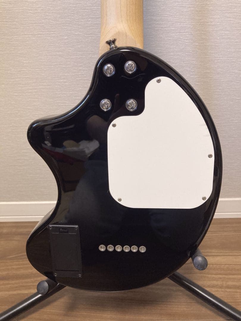 新品同様 FERNANDES ZO-3 黒 イヤホンジャック付き 弦新品