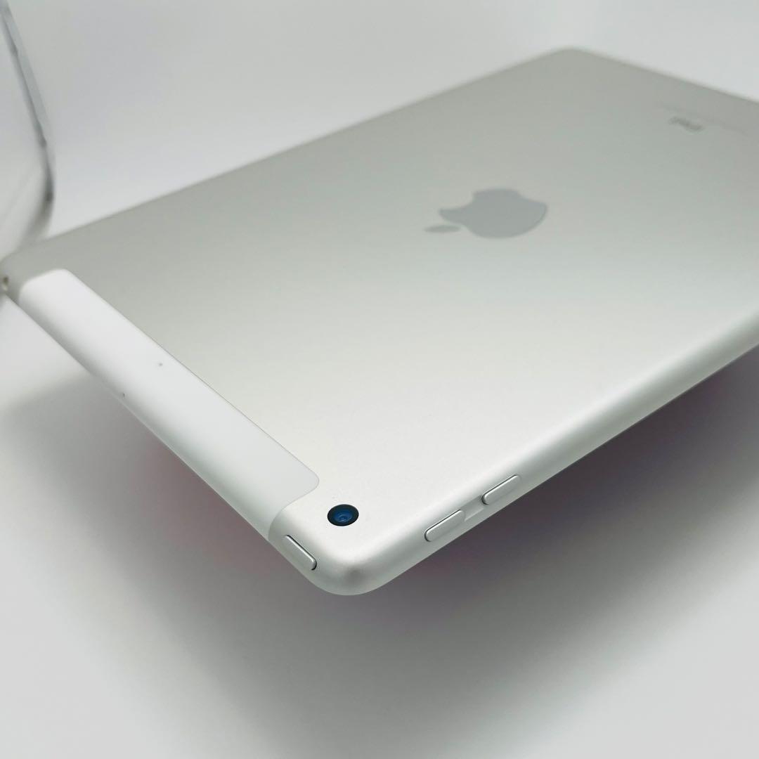 A 95% iPad第5世代 32GB シルバー　SIMフリー 本体