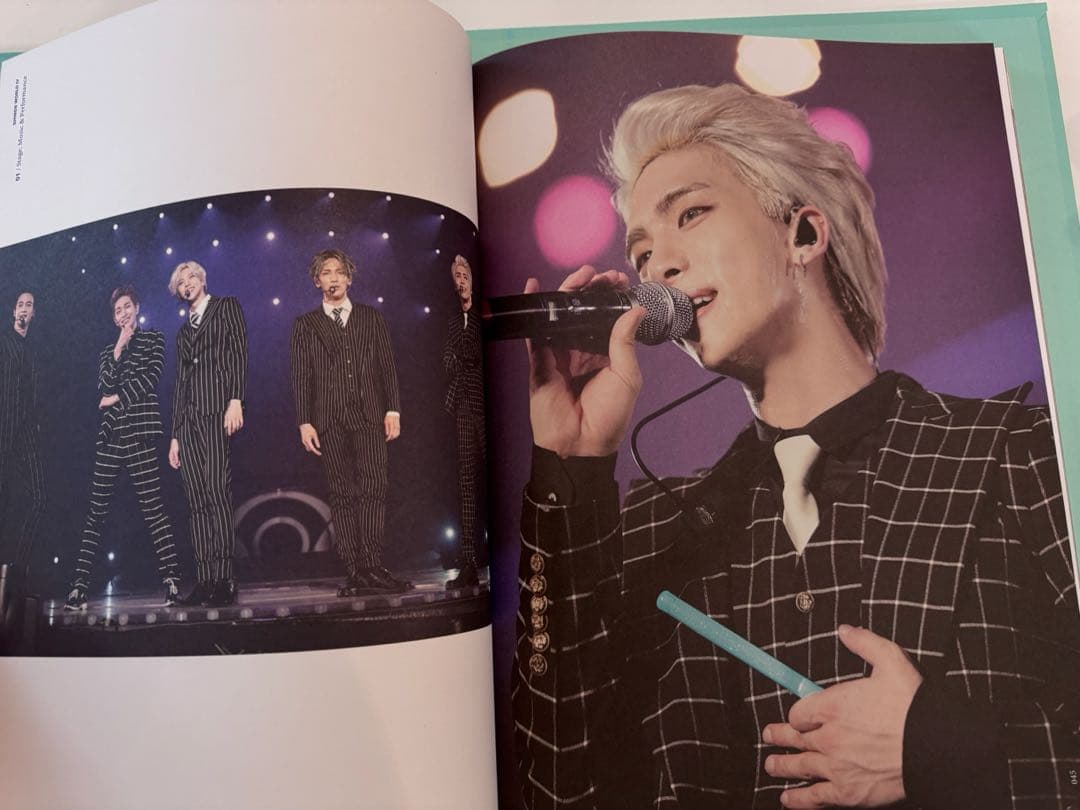 SHINee WORLD IV 2CD+フォトブック トレカ付き