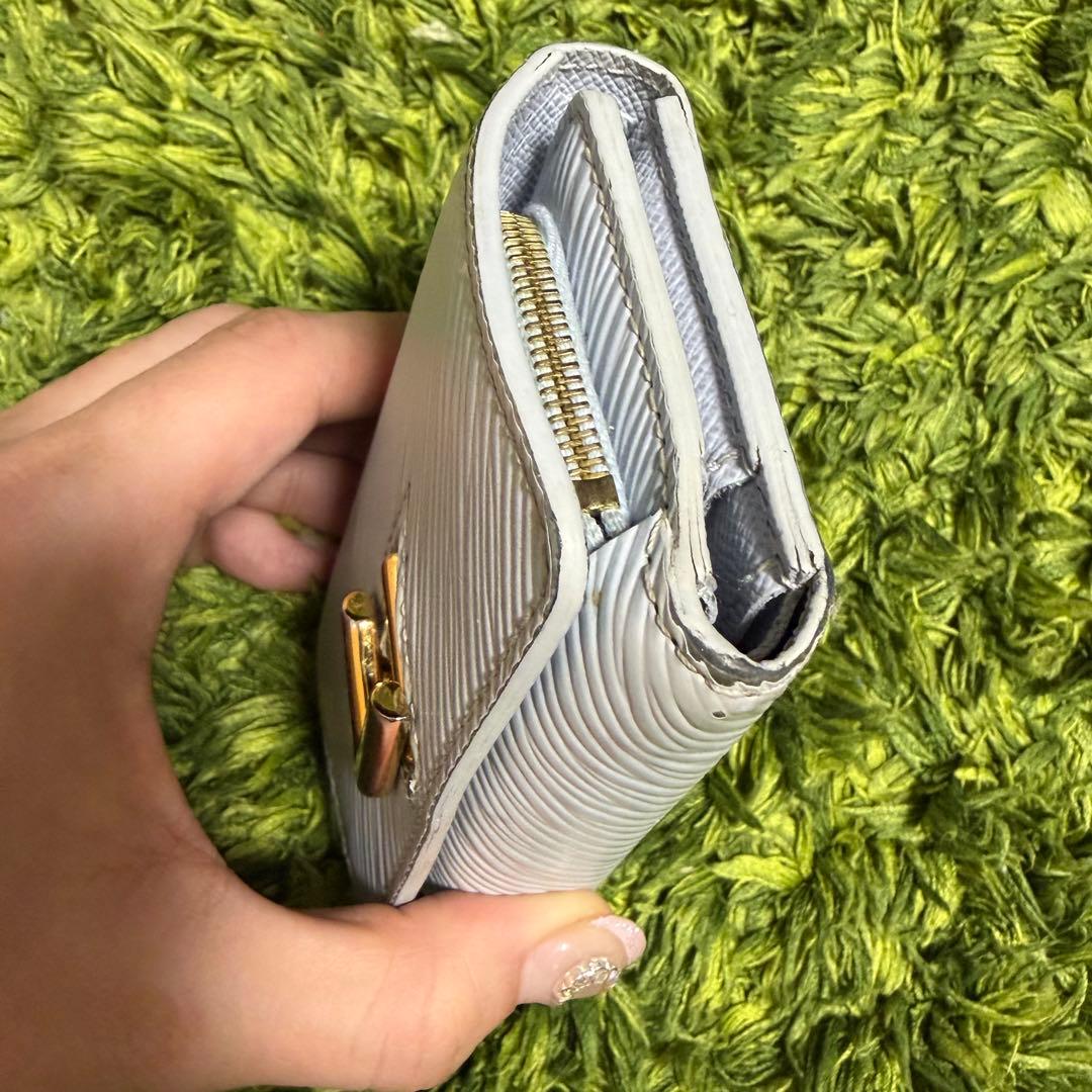 ルイヴィトン ミニ財布 エピ ポルトフォイユ ツイストコンパクト