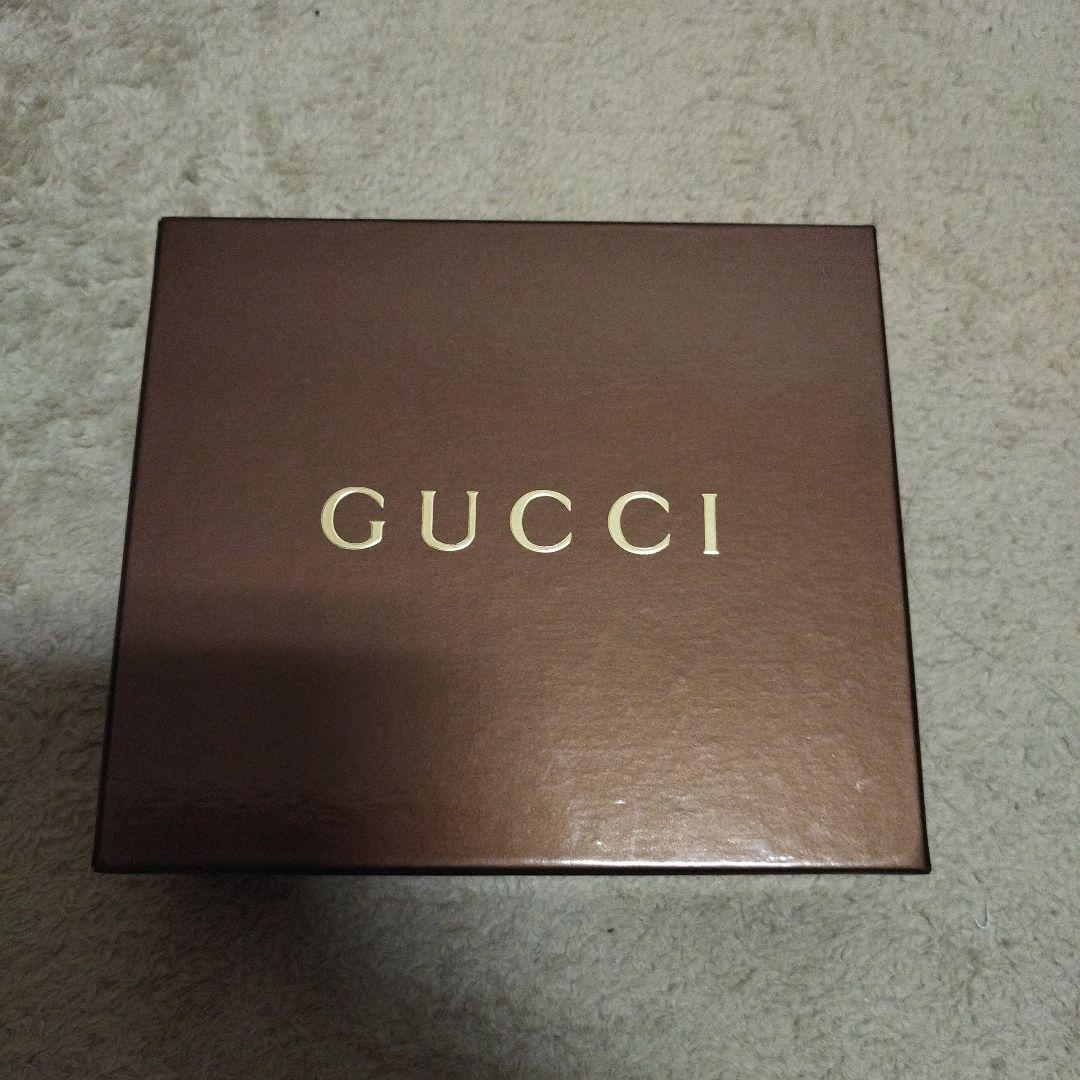 GUCCI ベージュレザー 二つ折り財布【良品】