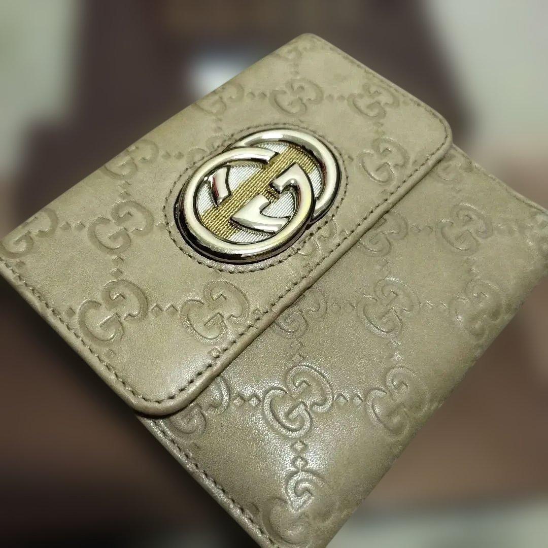 GUCCI ベージュレザー 二つ折り財布【良品】