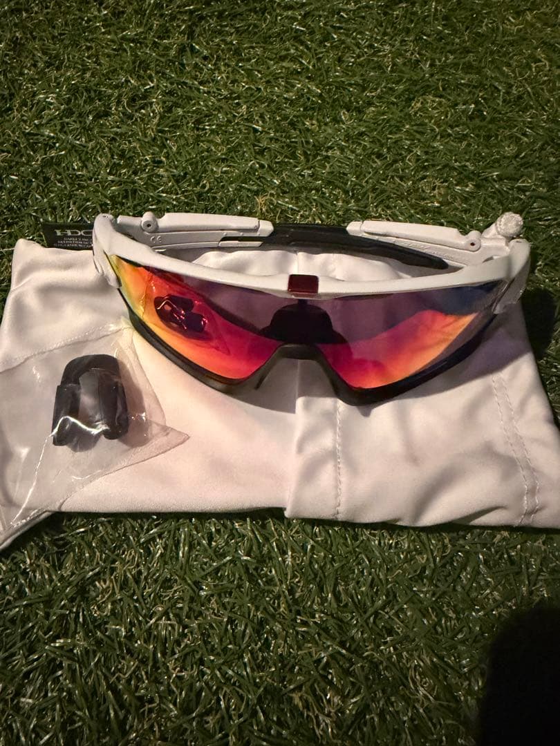 Oakley ジョーブレイカー　ホワイト/レッド