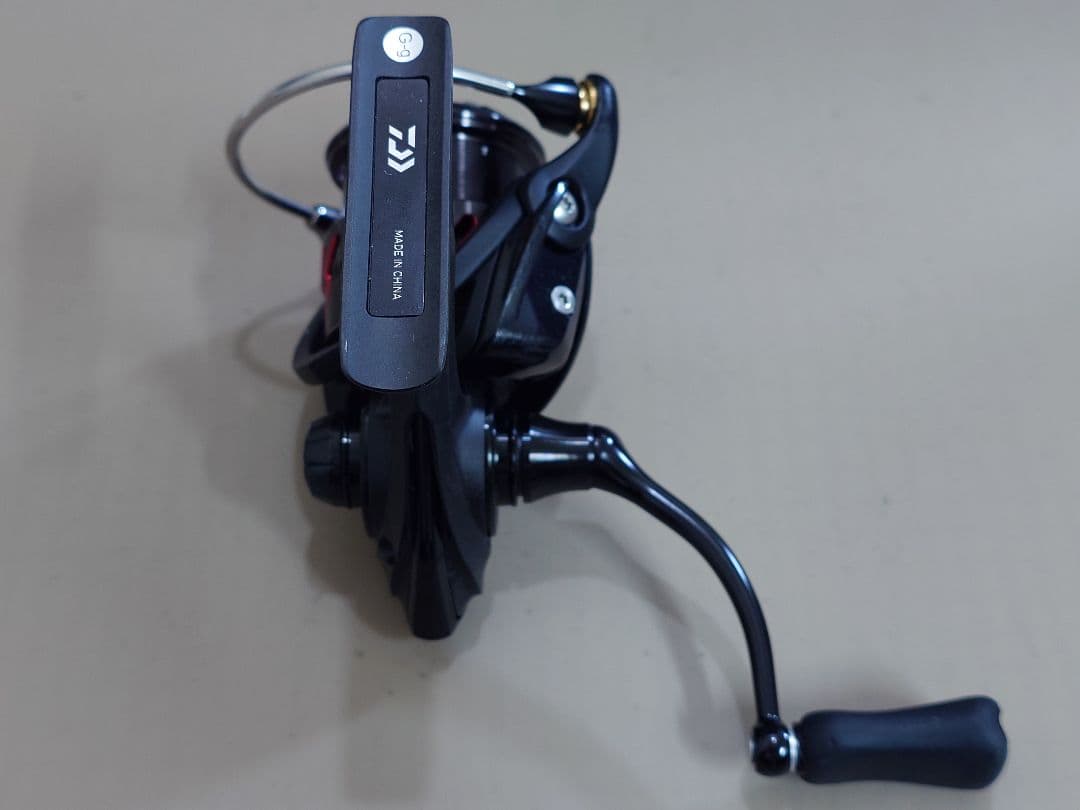 【オーバーホール済】DAIWA 18TATULA LT 2500S XH