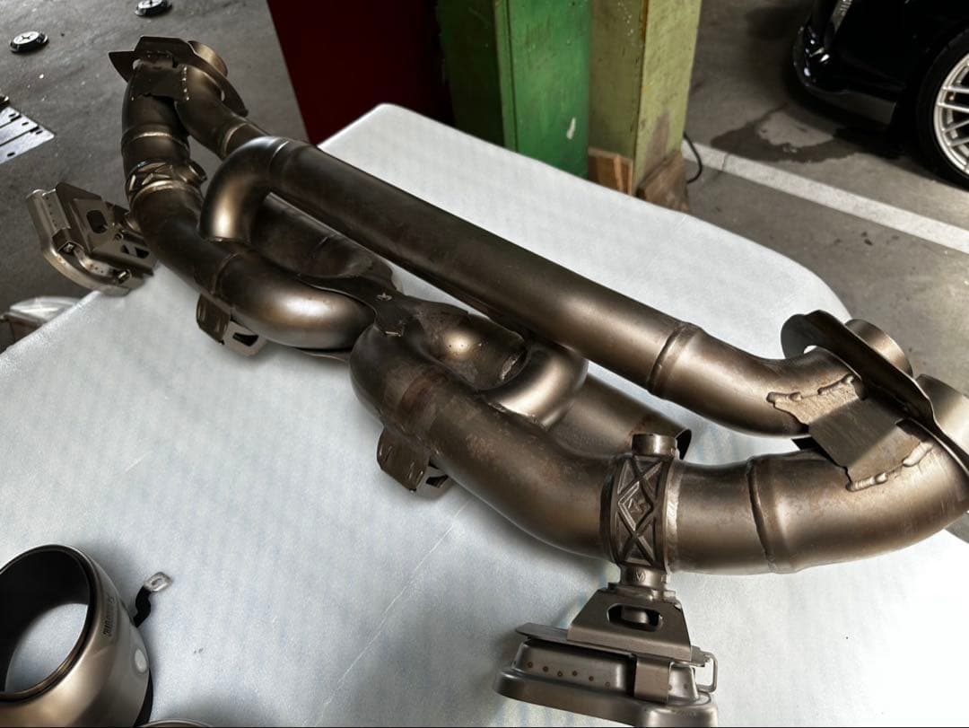 紀アクラボビッチ Porsche 911 992 マフラー中古
