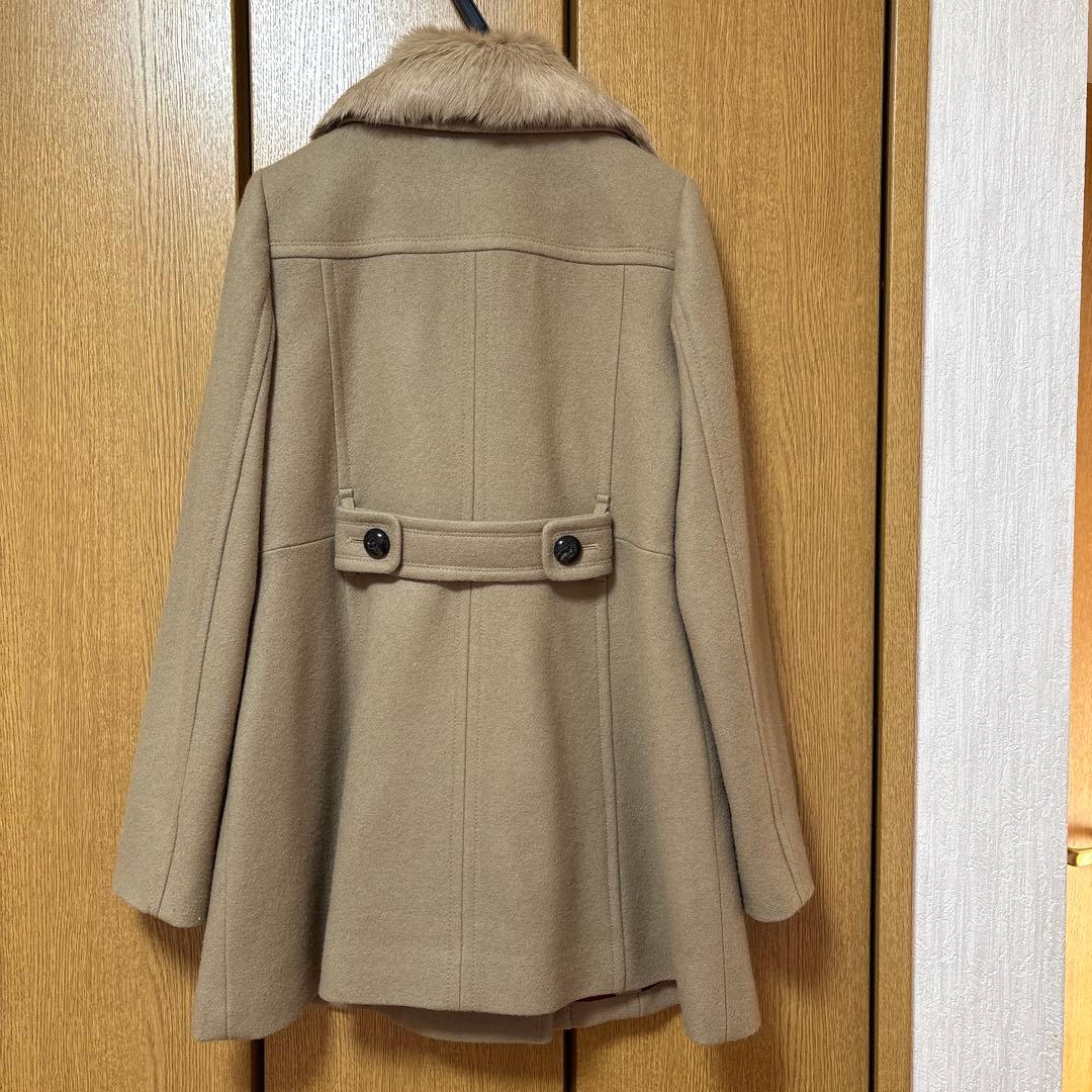 ブルーレーベルクレストブリッジベージュ ダブルブレスト コート ファー付き