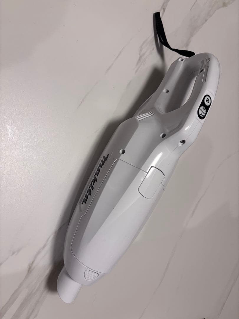 マキタ掃除機（バッテリー充電器付）
