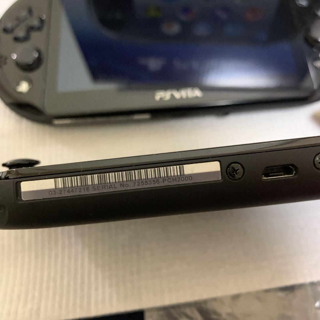 PSvita 2台 32GBメモリーカード ケース2つ ソフト4つ
