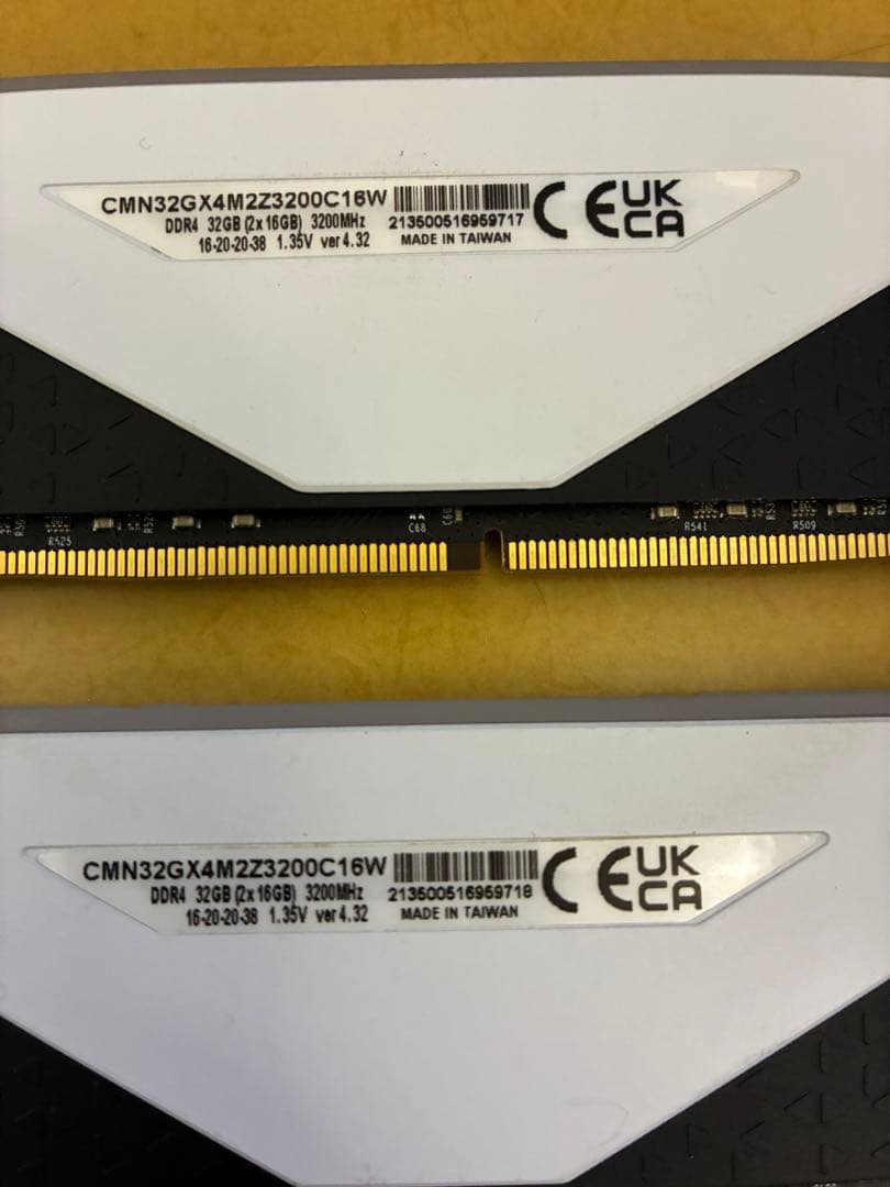 メモリ Corsair CMN32GX4M2Z3200C16W 32GB