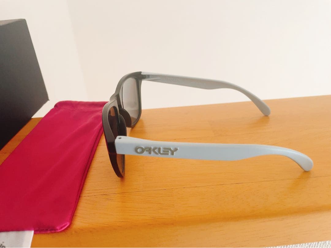 OAKLEY オークリー フロッグスキン ポラライズド 偏光レンズ サングラス