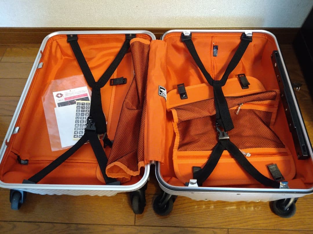 ☆rara☆　レジェンドウォーカー38L ホワイトカーボン　スーツケース