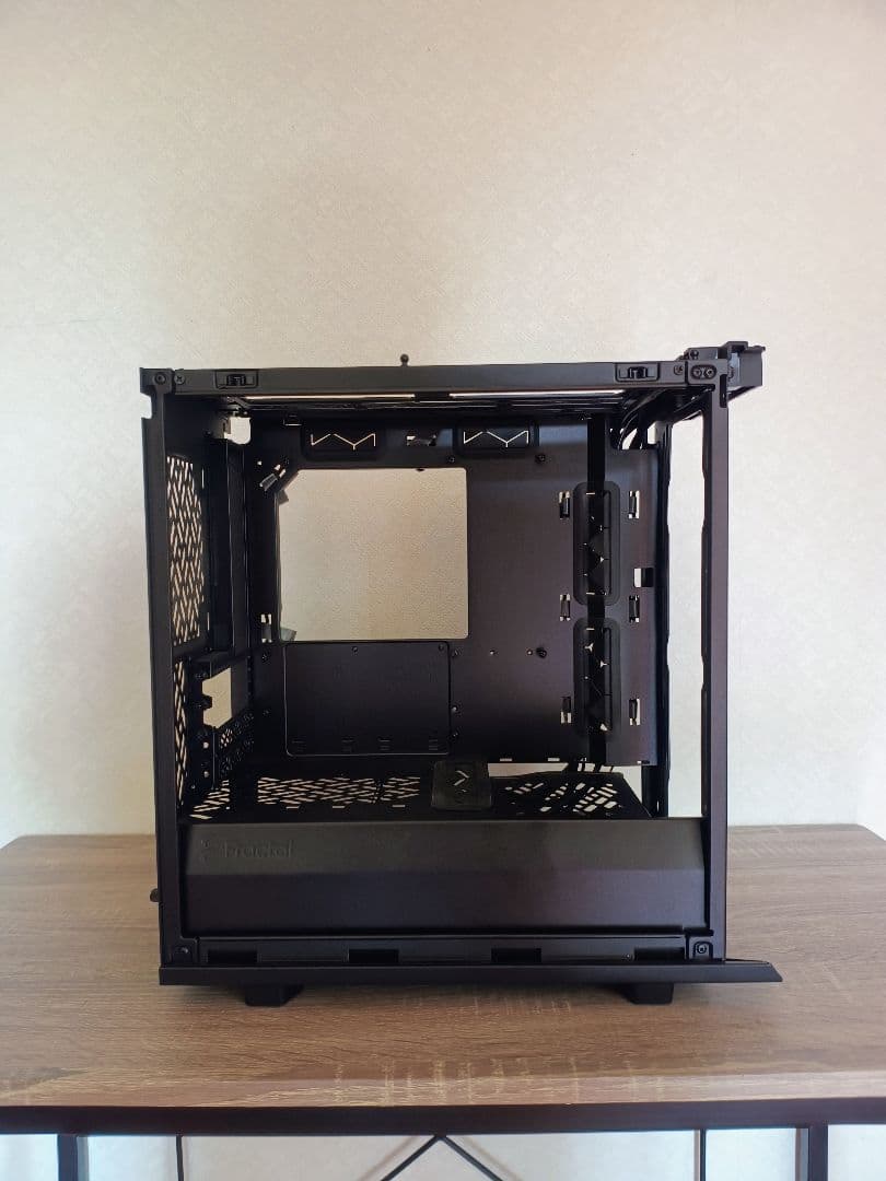 Define 7 Mini Solid ミニタワー型PCケース