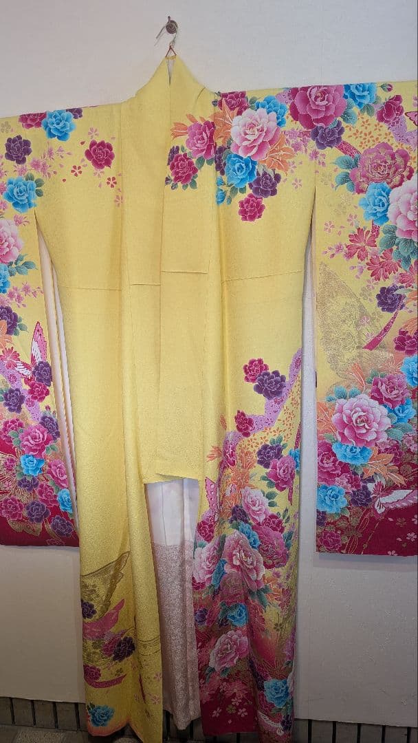 【美品】振袖 華やかな花柄 蝶柄 黄色♪