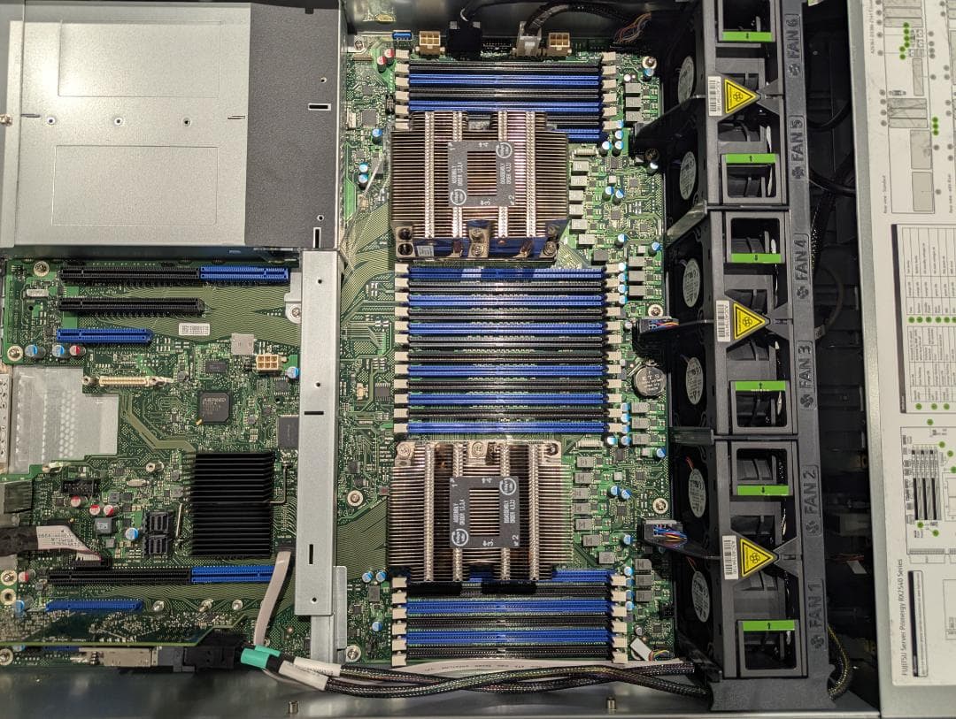 富士通 PRIMERGY RX2540 M4 2x Xeon Gold 6136