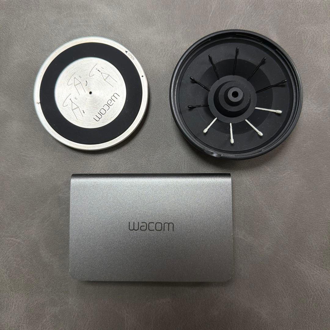 ワコム Wacom Cintiq Pro 13 DTH-1320/AK0