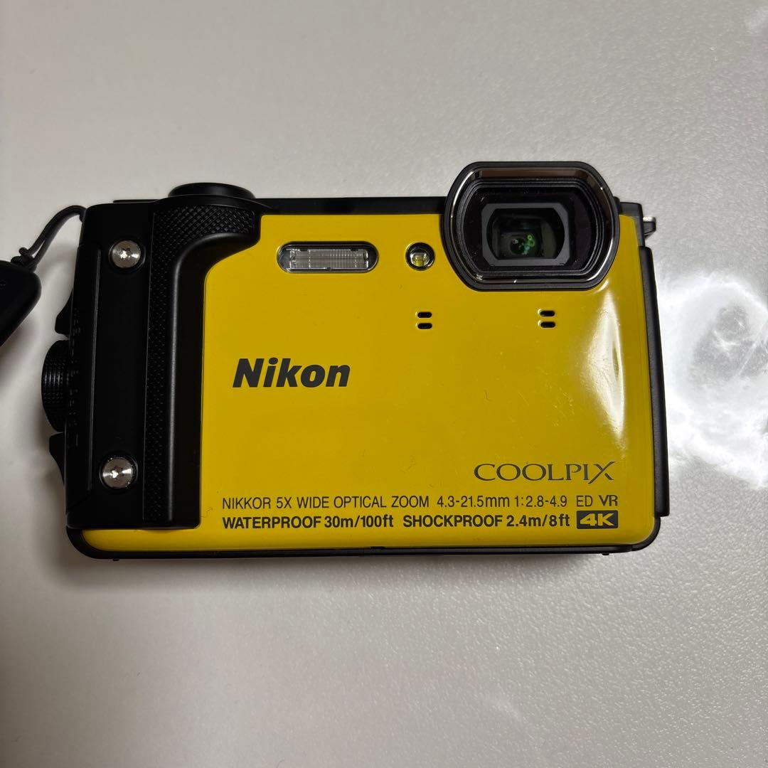 美品 Nikon COOLPIX W300 防水 イエロー デジタルカメラ